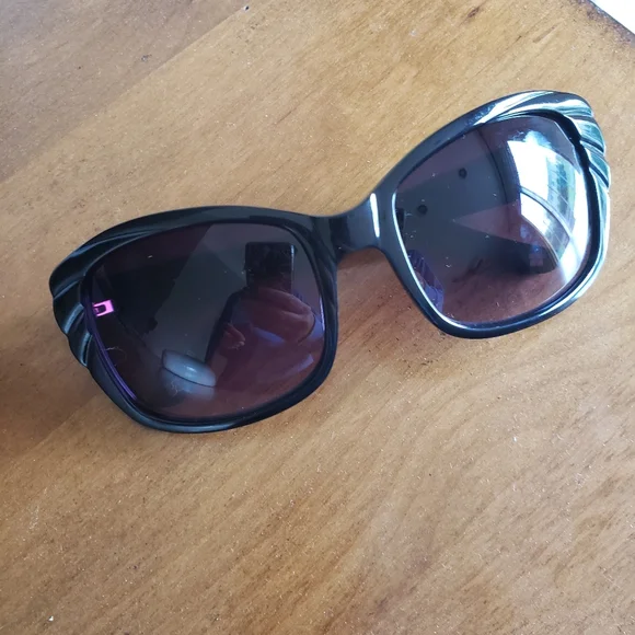 BCBG | Accessories | Nwot Bgbg Sunglasses In Excellent 